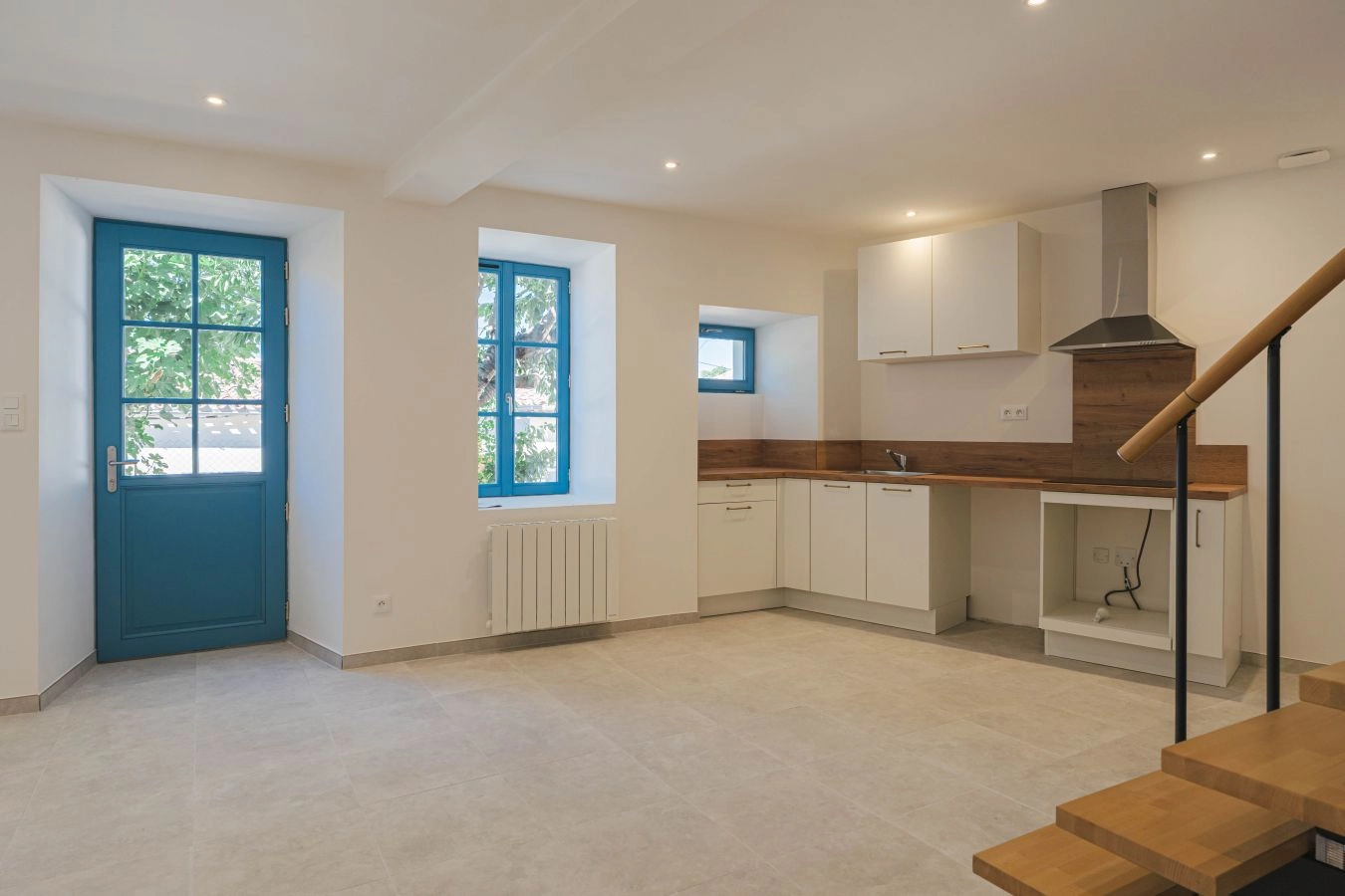 Maison neuve avec jardin