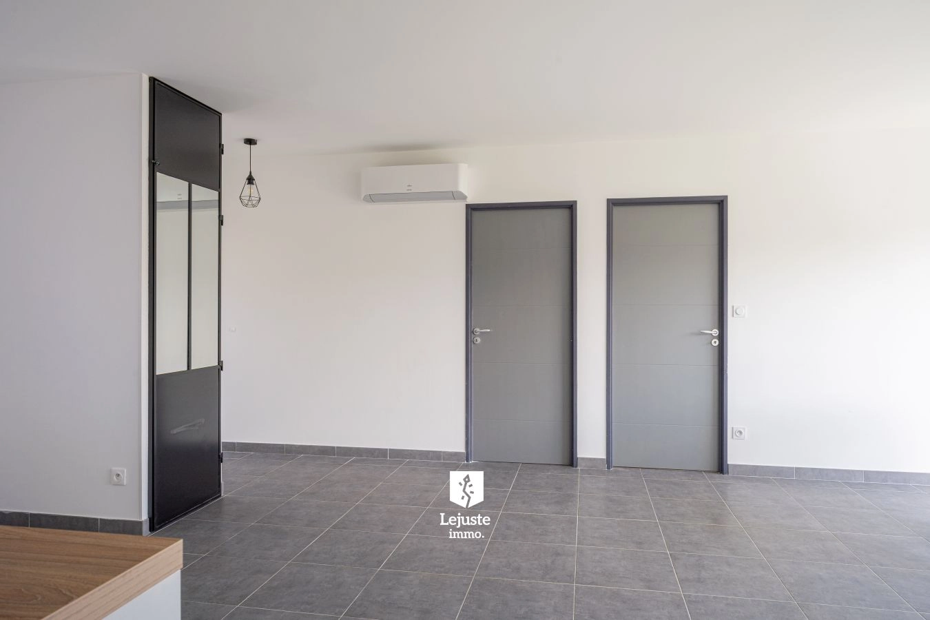  Maison moderne de 2021 aux portes de ville