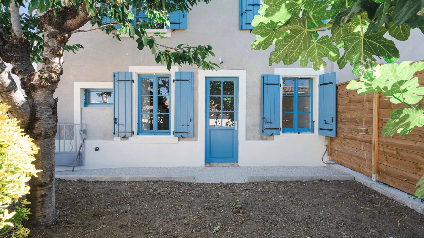 Maison neuve avec jardin