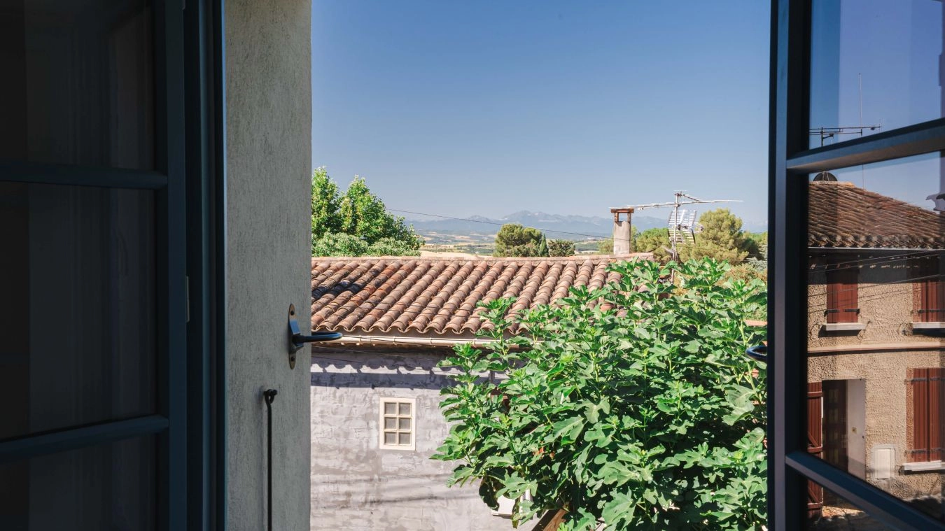 Maison neuve avec jardin