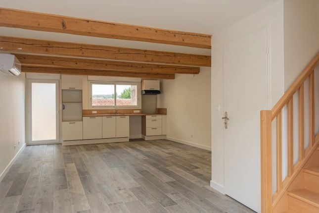 Maison de village enti&egrave;rement r&eacute;nov&eacute;e