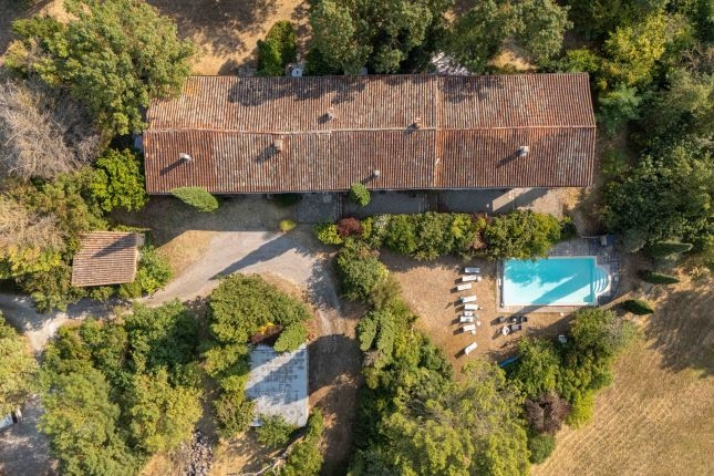 Ferme Lauragaise avec g&icirc;tes et d&eacute;pendances