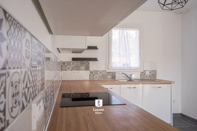  Maison moderne de 2021 aux portes de ville