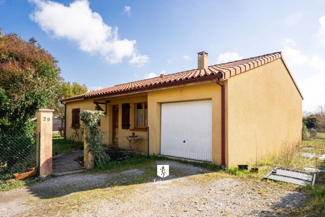  Maison r&eacute;cente avec garage et jardin