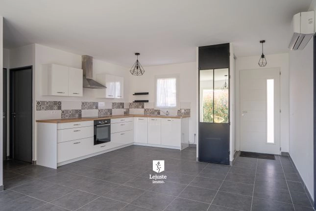  Maison moderne de 2021 aux portes de ville