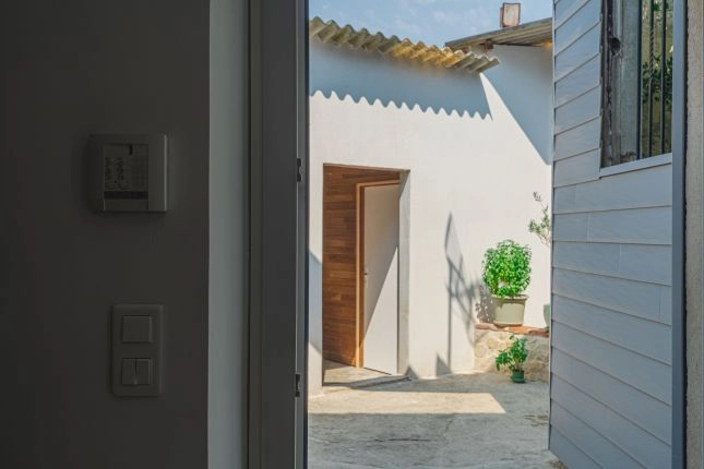  Maison r&eacute;nov&eacute;e avec joli ext&eacute;rieur intimiste