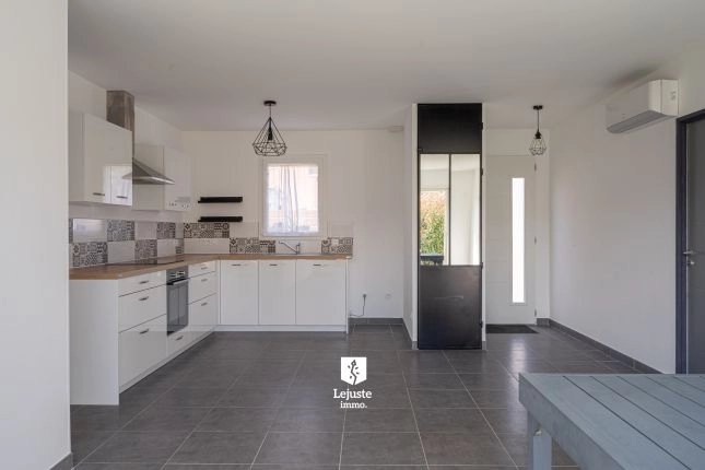  Maison moderne de 2021 aux portes de ville
