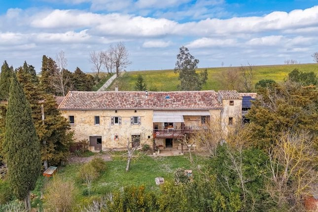 Ferme Lauragaise r&eacute;nov&eacute;e - Vue Pyr&eacute;n&eacute;es